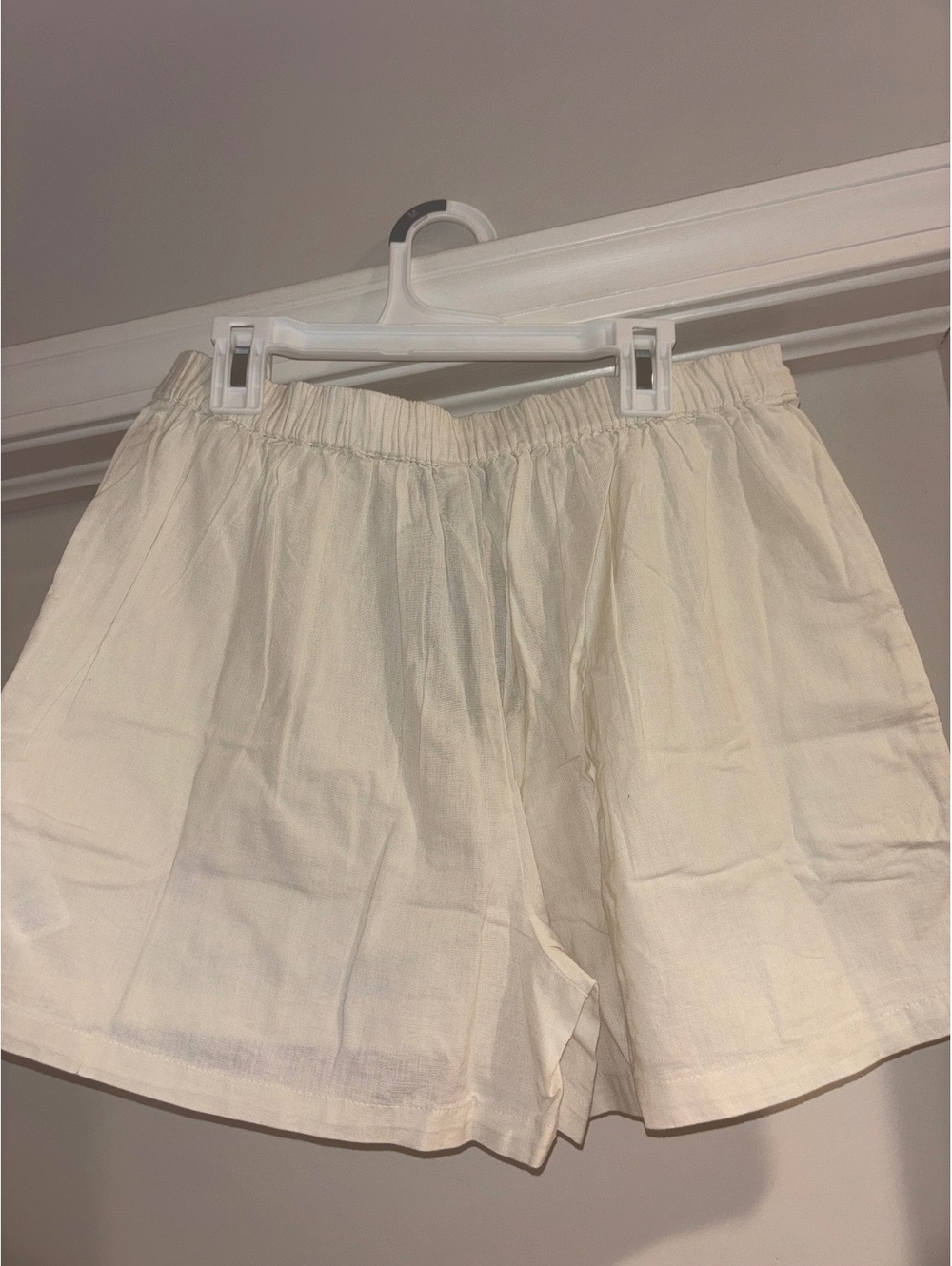 NWT PrettyLittleThing Linen Look Floaty Shorts Sand US 4 UK 8 EU 36 - Picture 3 of 6
